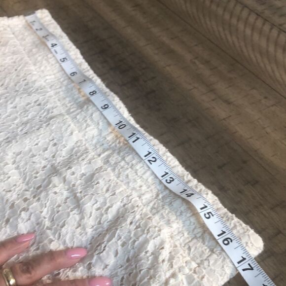 Soft Cream Lace Over Lining Shorts for Summer or Vacation! Pom Pom Hem 32… - Picture 9 of 17